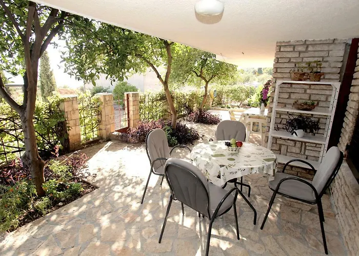 Nataly Дом отдыха Трогир